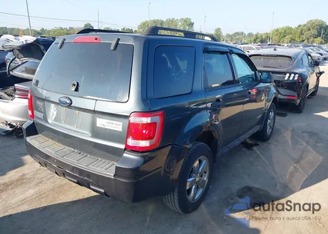 2008 Ford Escape Xlt z USA, uszkodzony, nr VIN 1FMCU03118KD67023